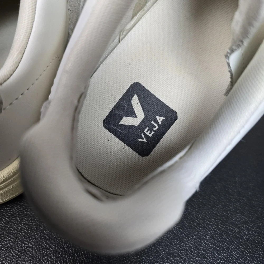 Veja Shoes Womens Size 5 White V-12 Leather Casual Walking‎ Athletic Sneakers